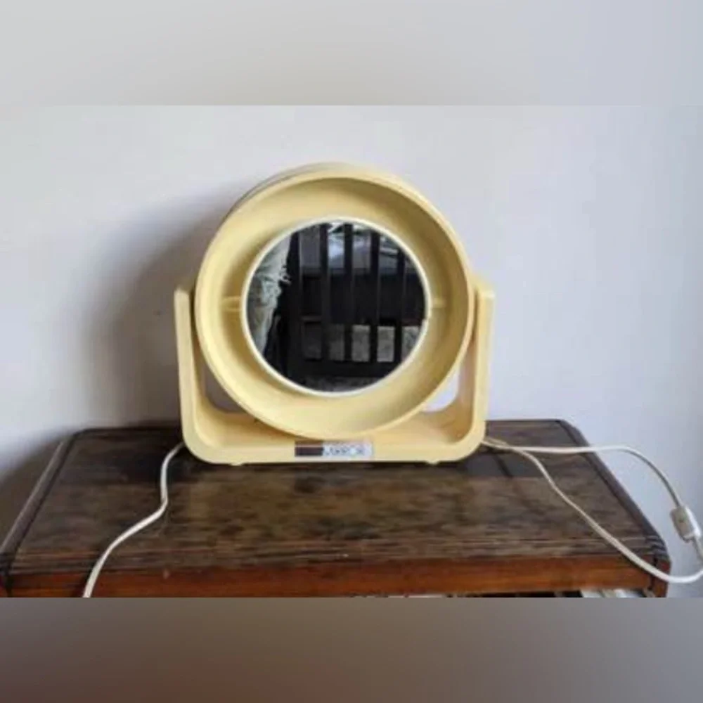 Round Double Sided Lighted Magnifying Make Up Vanity Mirror